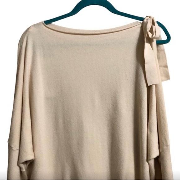 Exlura Elegant Cream Sweater with Bow Detail/NWT - Picture 4 of 7